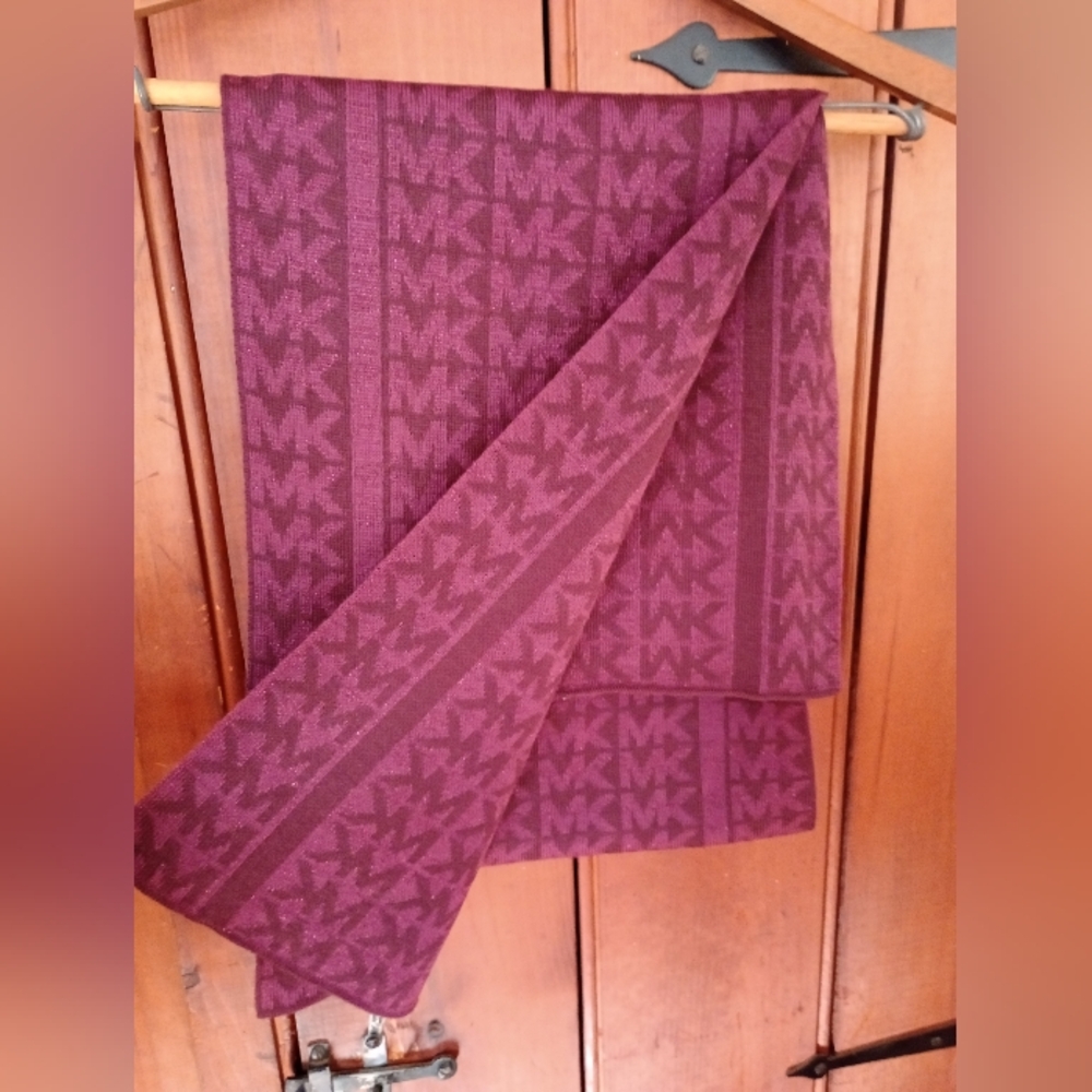 Michael Kors Purple Logo Scarf - Picture 5 of 8
